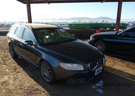 2010 Volvo V70 3.2/3.2 R-Design from USA, damaged, VIN YV1982BW6A1153582